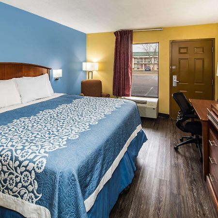 Days Inn By Wyndham Oak Grove/Ft. Campbell Bagian luar foto