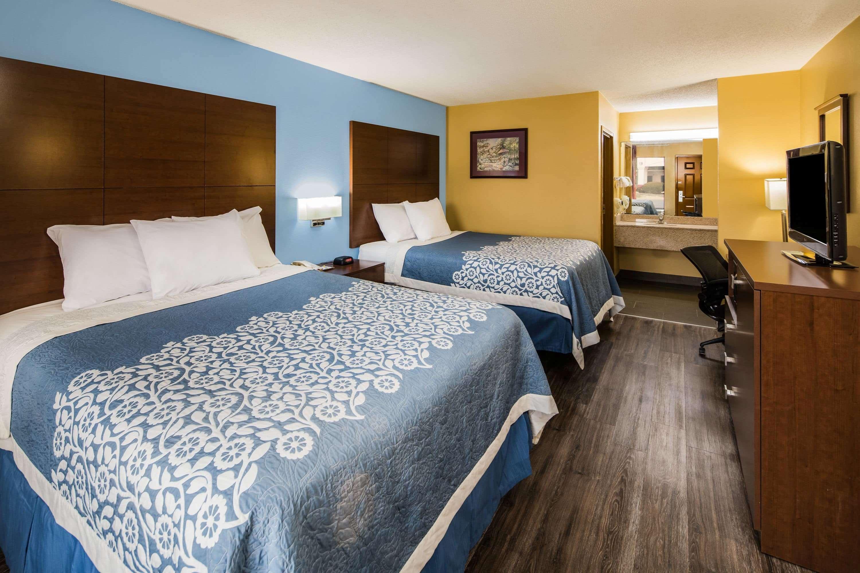 Days Inn By Wyndham Oak Grove/Ft. Campbell Bagian luar foto
