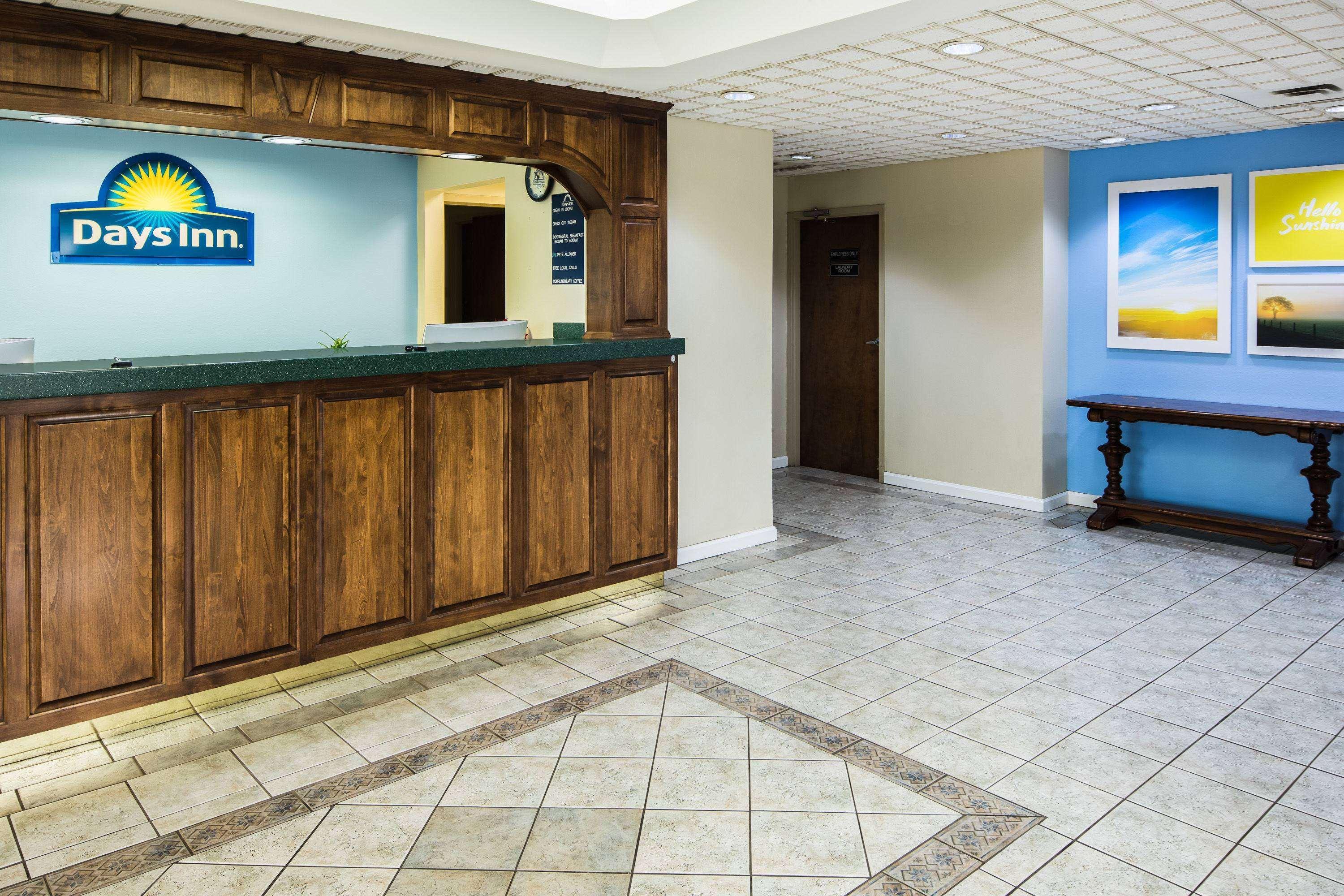 Days Inn By Wyndham Oak Grove/Ft. Campbell Bagian luar foto