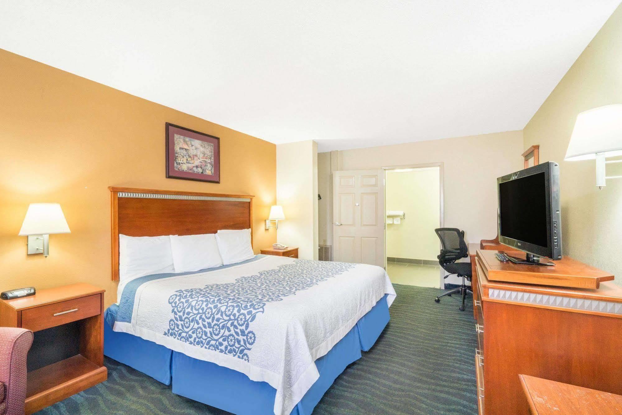 Days Inn By Wyndham Oak Grove/Ft. Campbell Bagian luar foto