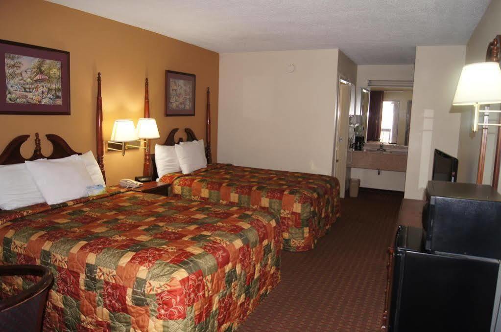 Days Inn By Wyndham Oak Grove/Ft. Campbell Bagian luar foto